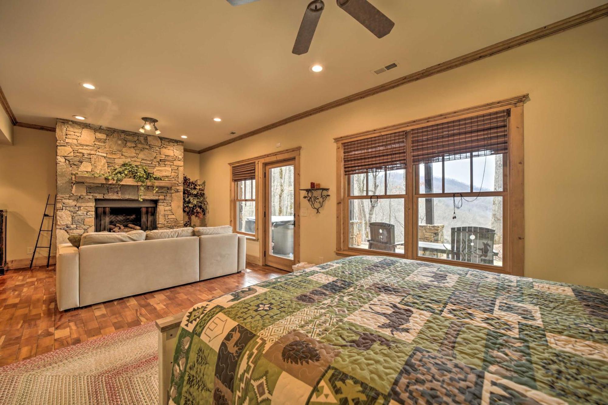 Luxury Cabin Rental In Franklin With Private Hot Tub Luaran gambar